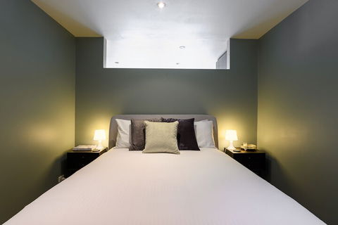 LUCY Laneway Art Fed Square Bars & Flinderst St. Station - Accommodation VIC 1
