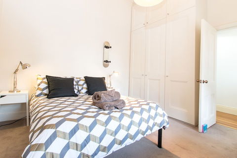 HUNTER In The Heart Of Collingwood Fitzroy - Accommodation VIC 3
