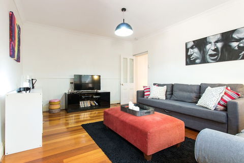 HUNTER In The Heart Of Collingwood Fitzroy - Accommodation VIC 5