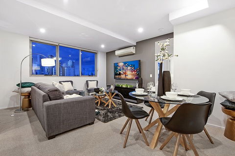 NEO Apartments Holidays Gold Coast - Accommodation VIC 4