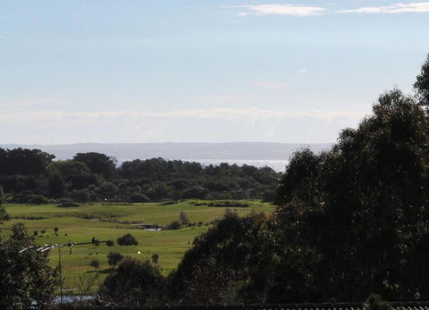 61 Red Rocks Rd Cowes - Accommodation VIC 6