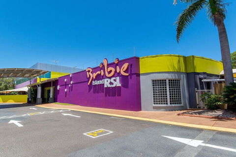 Charm & Comfort In This Ground Floor Unit With Water Views! Welsby Pde Bongaree - Accommodation VIC 1