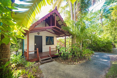 Magnums Airlie Beach - Accommodation VIC 6