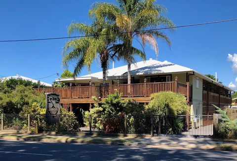 Five 3 Five - The Beachside Barracks - Accommodation VIC 2