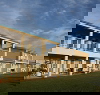 Lakeview Motel  Apartments - Accommodation VIC