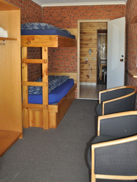 Merrijig Motor Inn Resort - Accommodation VIC 3