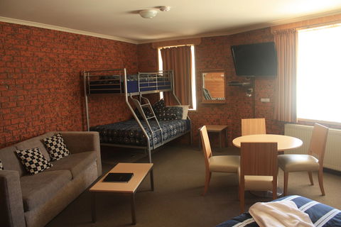 Merrijig Motor Inn Resort - Accommodation VIC 4
