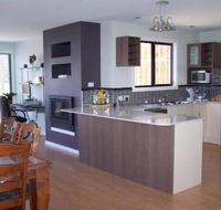 Oakley Place Townhouse - Accommodation VIC