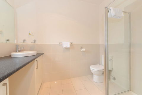 Hobart Lodge - Accommodation VIC 3