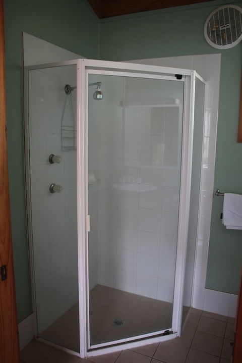 Lani's Holiday Island - Caravan Park - Accommodation VIC 5