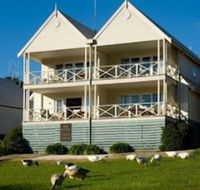 Lakeside Suites 1 - Accommodation VIC