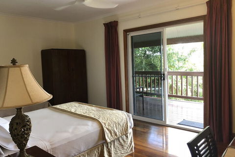 Daintree Manor Bed & Breakfast - Accommodation VIC 4