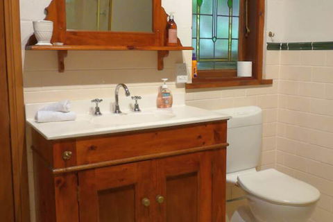 Mount Browne Cottage - Accommodation VIC 6