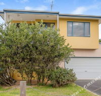 Fabulous Townhouse at the Famous Smiths Beach - Accommodation VIC