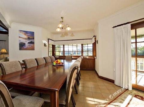 Fleur De Lys - Accommodation VIC 3