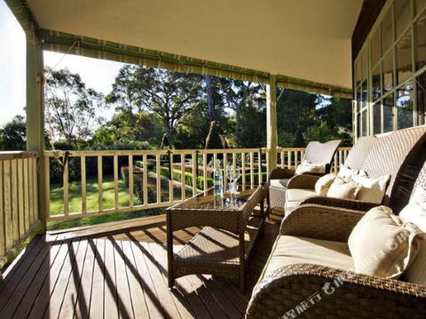 Fleur De Lys - Accommodation VIC 4