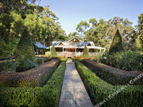 Fleur De Lys - Accommodation VIC 6