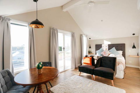 Figtree House - Accommodation VIC 3