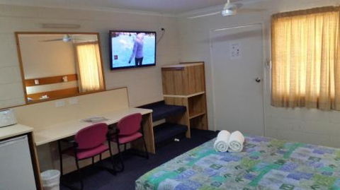 Sandcastle Motel Tin Can Bay - Accommodation VIC 3
