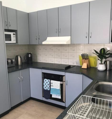 11 Anchovy Street Tin Can Bay Summer Haven Coastal Retreat - Accommodation VIC 1