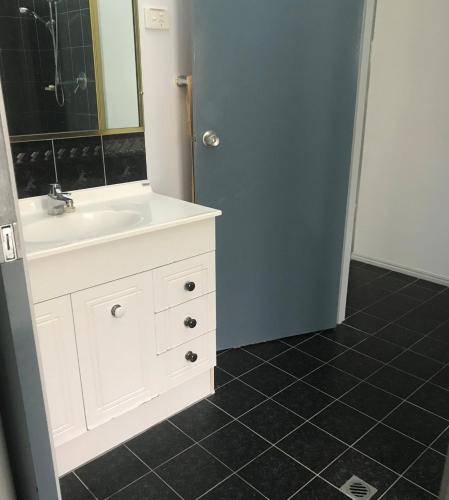 11 Anchovy Street Tin Can Bay Summer Haven Coastal Retreat - Accommodation VIC 4