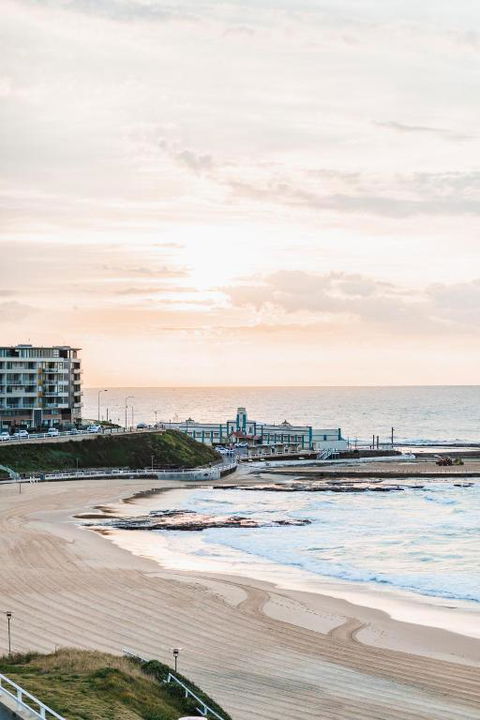 Luxury Beachfront Apartment In Newcastle - Accommodation VIC 5