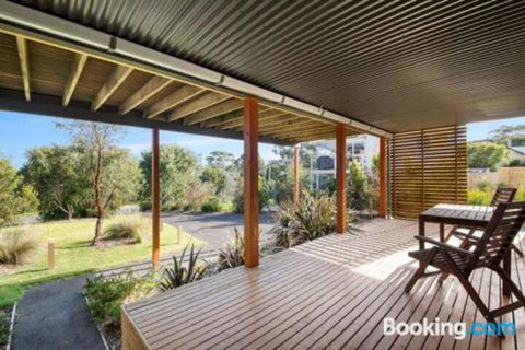Acqua Vista Water View Fireplace Walk To Beach - Accommodation VIC 5