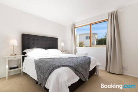 Acqua Vista Water View Fireplace Walk To Beach - Accommodation VIC 3