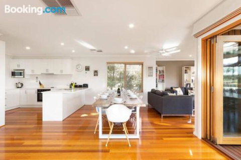 Acqua Vista Water View Fireplace Walk To Beach - Accommodation VIC 4