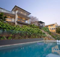 Absolute Waterfront Lakehouse Fishing Point Waterfront Pool Jetty - Accommodation VIC