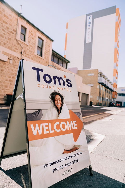 Tom's Court Hotel - Accommodation VIC 2