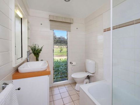Ironbark Hill Retreat - Accommodation VIC 4