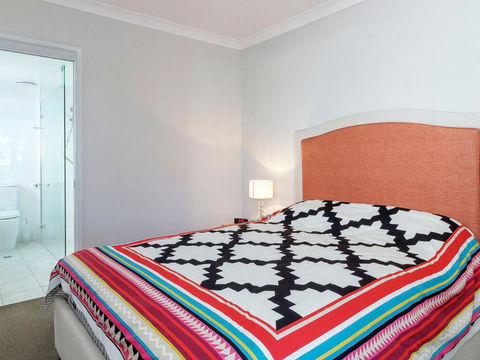 Across The Road From The Beach! - Accommodation VIC 1