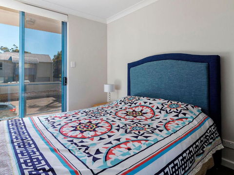 Across The Road From The Beach! - Accommodation VIC 3