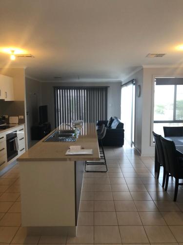 The Baltimore Family Home Getaway - Accommodation VIC 5