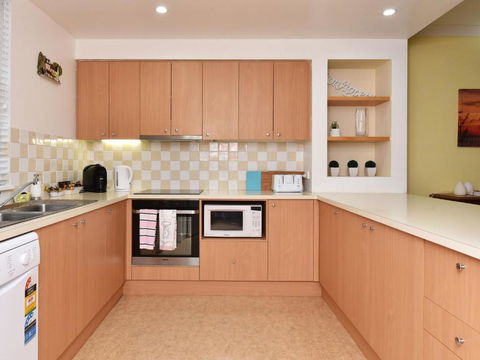 Villa Joie De Vie Located Within Cypress Lakes - Accommodation VIC 6