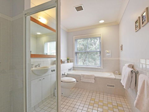 Villa Joie De Vie Located Within Cypress Lakes - Accommodation VIC 4