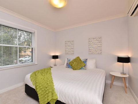Villa Joie De Vie Located Within Cypress Lakes - Accommodation VIC 3