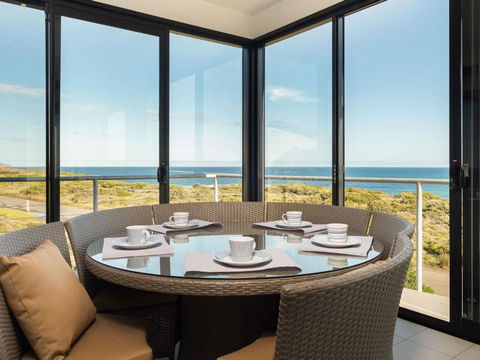 Amazing Views - Accommodation VIC 2