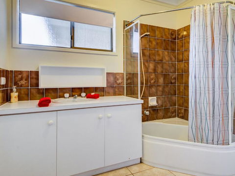 Cuttriss By The Beach - Accommodation VIC 4