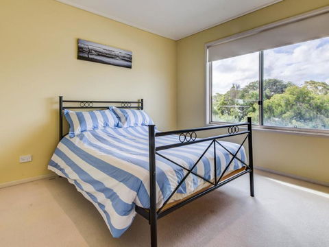 Cuttriss By The Beach - Accommodation VIC 3