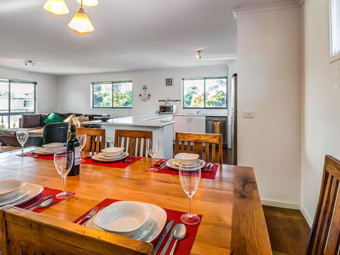Left At The Penguins - Accommodation VIC 5