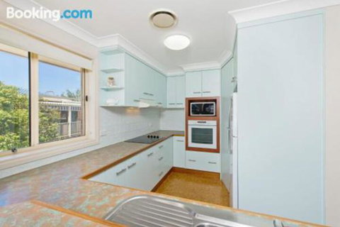 SEASCAPE An Enticing Lakeside Escape - Accommodation VIC 0