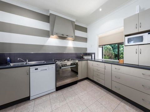 THE BEACH HOUSE Gerroa 4pm Check Out Sundays - Accommodation VIC 5