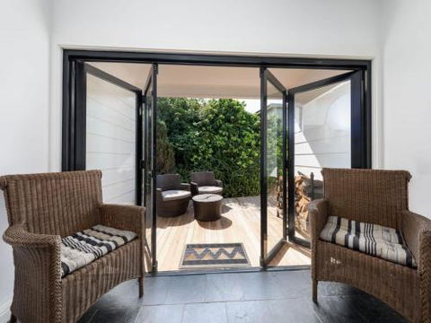 THE BEACH HOUSE Gerroa 4pm Check Out Sundays - Accommodation VIC 3