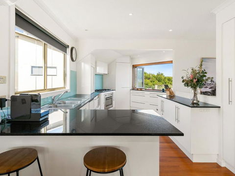 The Deck House - Accommodation VIC 1