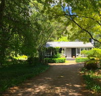 Mirriyindi Unique Berrima escape for 9 in the Southern Highlands 4pm check out Sundays - Accommodation VIC