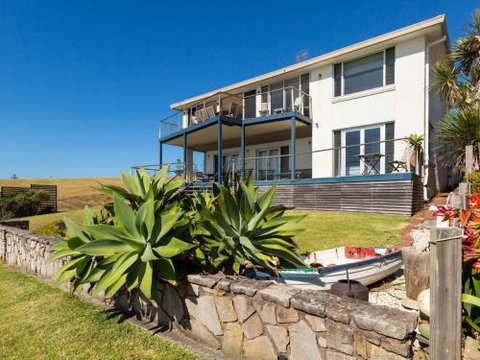 PENZANCE Gerroa Beachfront To Shelley Beach & 4pm Check Out Sundays - Accommodation VIC 3