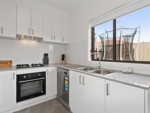 Rosebud Beachside Gem - Accommodation VIC 3
