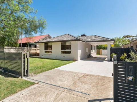 Rosebud Family Escape On Laurens - Accommodation VIC 6